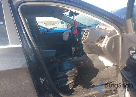 2015 Jeep Cherokee Latitude из США, поврежденный, VIN 1C4PJMCS1FW593485